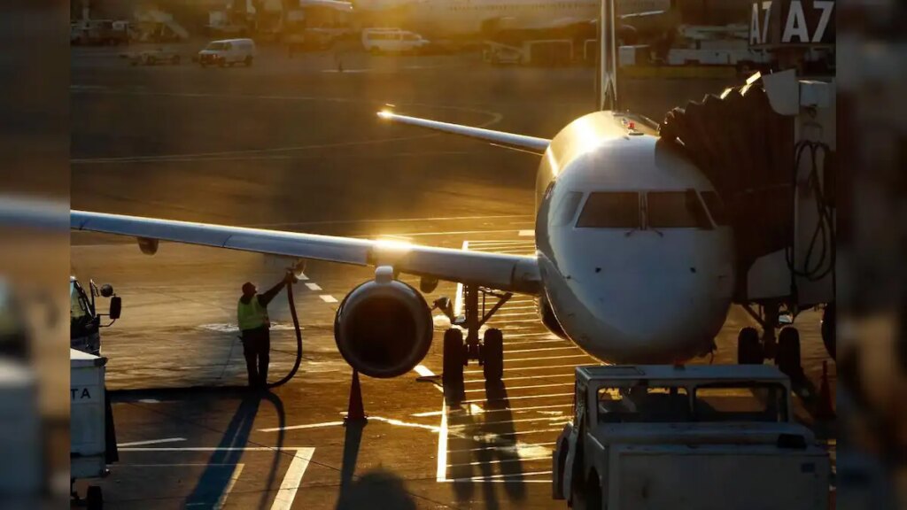 Jet Fuel Crisis: Panic from Asia to Europe, only 6 weeks of stock left, air travel is going to be expensive