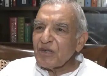 Kejriwal's Satyagraha is ridiculous and against the judiciary: Pawan Bansal