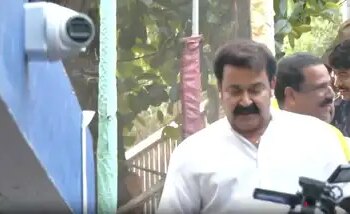 Kerala Elections: Actor Mohanlal arrived before the start of voting, CM P. Vijayan also cast his vote.