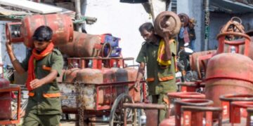 LPG booking reached 99 percent amid global crisis, more than 4.93 lakh PNG connections active so far: Government