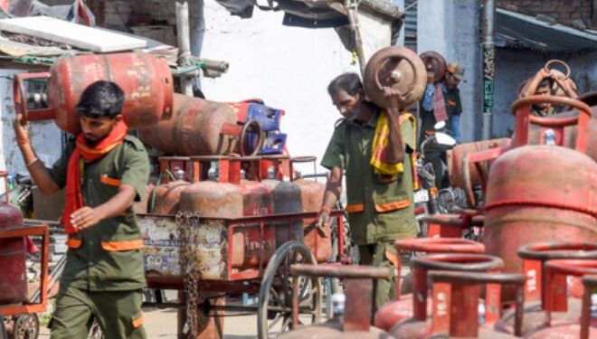 LPG booking reached 99 percent amid global crisis, more than 4.93 lakh PNG connections active so far: Government