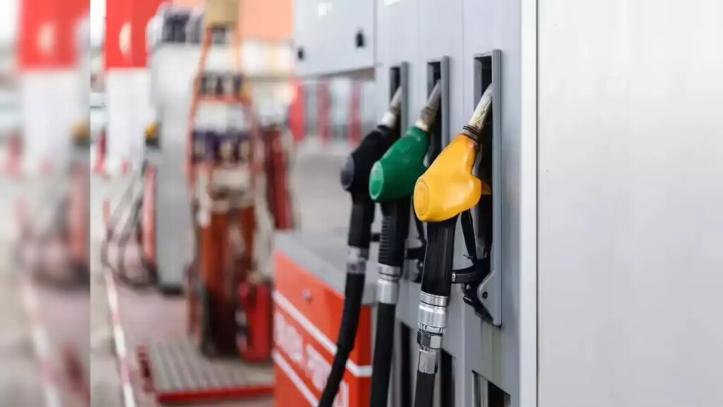 Latest rates of petrol and diesel released! Crude oil crosses $100 after Donald Trump's threat, know the prices in your city