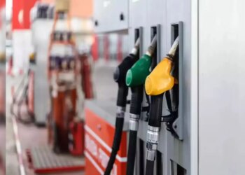 Latest rates of petrol and diesel released! Crude oil crosses $100 after Donald Trump's threat, know the prices in your city