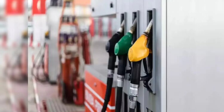 Latest rates of petrol and diesel released! Crude oil crosses $100 after Donald Trump's threat, know the prices in your city
