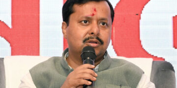 Lotus will bloom on May 4, TMC's lamp is extinguishing: Nitin Naveen