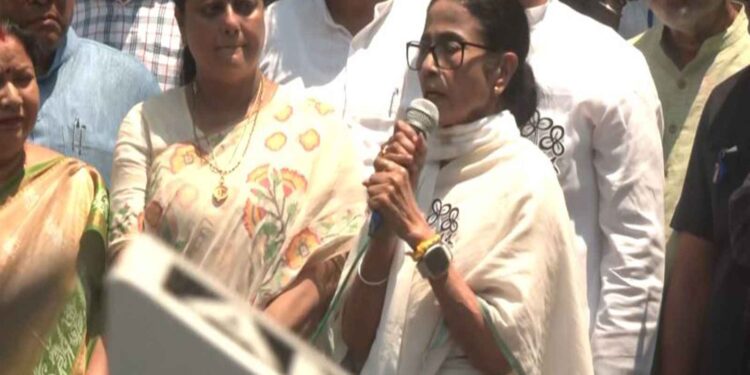 Mamta Banerjee is strict on SIR controversy, said- 'TMC will go to court if names are not restored in the voter list'
