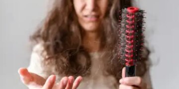 Mixture of onion and amla juice is useful for hair, hair will get new strength in summer.