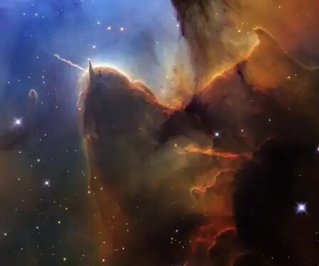 NASA's Hubble Telescope captured a spectacular picture of the Trifid Nebula, showed a glimpse of the universe 5 thousand light years away.
