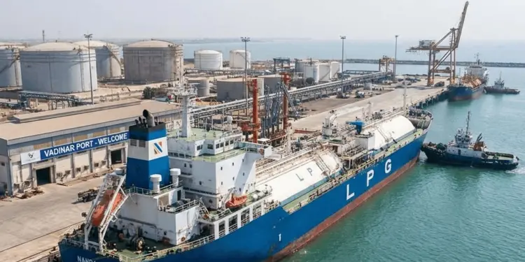 ‘Nanda Devi’ ship reached India with LPG, Iran gave way from Hormuz, now the wait for gas cylinder will be less.