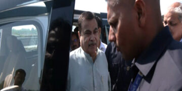 Nitin Gadkari inspected the 'rest-hold area' built on Delhi-Dehradun corridor, enthusiasm among people before the inauguration.