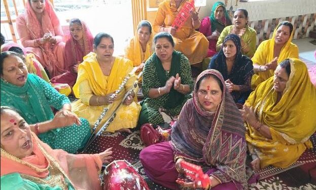 On Varuthini Ekadashi, faith gathered in Lakshmi Narayan temple of Bohan, devotional atmosphere due to bhajan and kirtan.