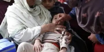 Pakistan is lagging behind in the fight against polio, people do not trust the government campaign