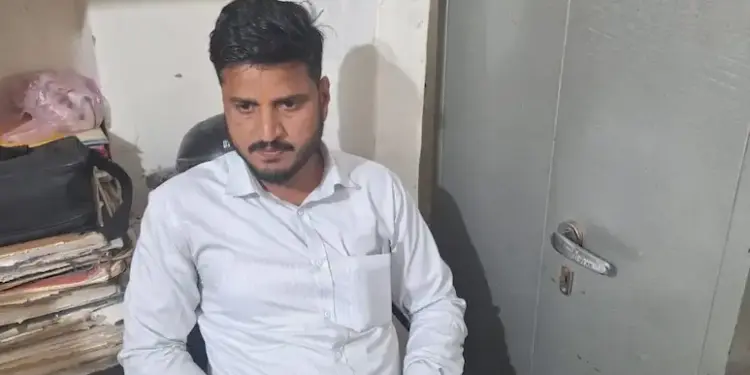 Patwari trapped in taking bribe of Rs 12 thousand, deal was made for Rs 15 thousand; Big action by ACB