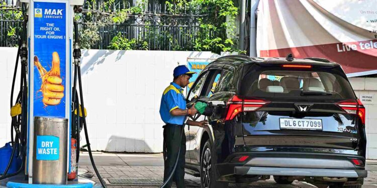 Petrol and diesel prices did not increase, government called social media news misleading