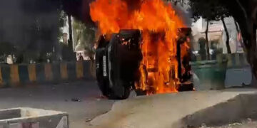 Protest over salary hike in Noida turns violent, traffic halted at shouting border