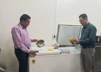 Raid on hotels and dhabas in Gujarat, fine of Rs 1.40 lakh and 615 kg food destroyed