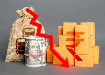 Rupee vs Dollar Update: Historical fall of Rupee, price reached 95.27 per dollar, investors worried