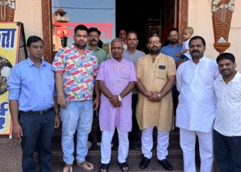 Sanjay Joshi reached the family function of famous rehabilitation specialist Dr. Himanshu Vashishtha, gave blessings.