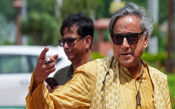 Shashi Tharoor's security guard attacked in Kerala, says program will continue without interruption