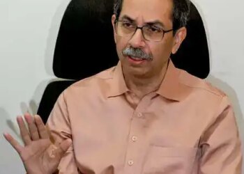 फेरीवालों के मुद्दे पर शिवसेना (यूबीटी) ने बॉम्बे हाईकोर्ट के फैसले का समर्थन, कहा-सत्ता का मुखौटा उतर गया है