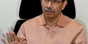 फेरीवालों के मुद्दे पर शिवसेना (यूबीटी) ने बॉम्बे हाईकोर्ट के फैसले का समर्थन, कहा-सत्ता का मुखौटा उतर गया है
