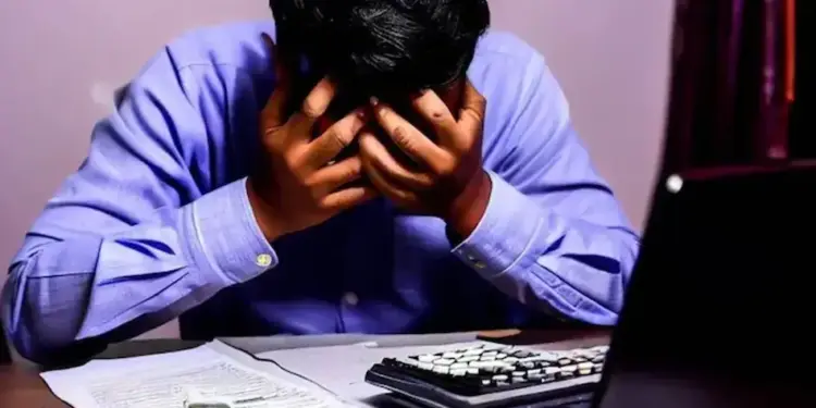 Shock of Rs 74,000: One click emptied the bank account of a Bengaluru youth, do not make this mistake