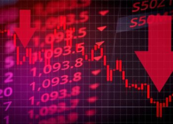 Stock Market Closing: Investors sold before the long weekend, Sensex down 580 points, Nifty closed below 24,000.