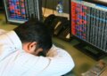 Stock Market Crash: The market had jumped yesterday and fell today, Sensex down 900 points.