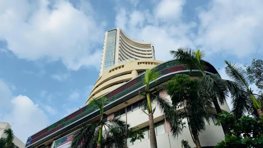 Stock Market Opening: Market opened with gains on weekly expiry, Sensex gained 200 points, Nifty crossed 24,400.