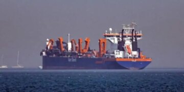 Tension at its peak in Strait of Hormuz, two Indian oil ships made U-turn amid shelling