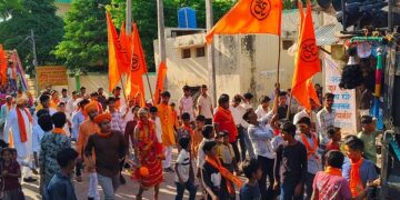 The enthusiasm of Hanuman Jayanti is at its peak, Hindu organizations took out Hanuman procession with bands and DJs.