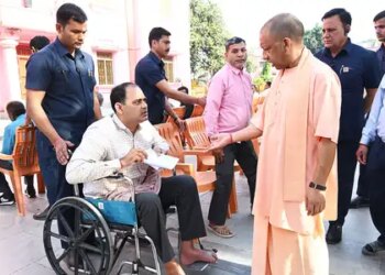 जरूरतमंद को आवास और बीमार के इलाज की होगी व्यवस्था : मुख्यमंत्री योगी