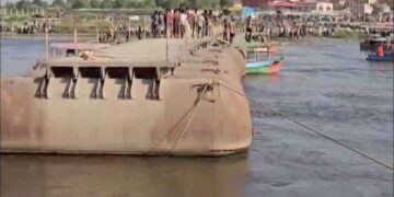 Tragic accident in Mathura: Boat collides with pontoon bridge in Yamuna, 10 people died