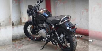 Triumph-Bonneville-400-Spied-India