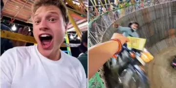 VIDEO: Foreigner was stunned to see the stunt in the well of death, the driver took away the notes within seconds