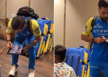 Video of cute meeting between Dhoni and younger fan goes viral, fans are praising Captain Cool's gesture