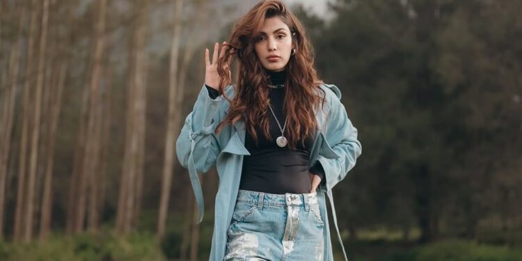 ≡ 10 interesting and untold facts about Rhea Chakraborty, which will surprise you 》 Her Beauty