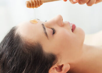 ≡ 7 amazing benefits of honey for skin 》 Her Beauty