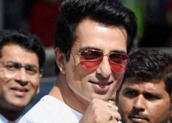 ≡ 7 reasons that made Sonu Sood the star of 2020 ➤ Brain Berries