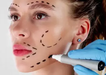 ≡ Biggest trends of face plastic surgery in 2025 - What is beneficial, what is risky and who has to be seen - why this? 》Her Beauty