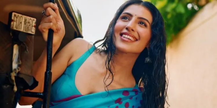 ≡ Explosive Bollywood debut of Akshay Kumar's niece! — As soon as they saw the trailer, fans said that she will become the next superstar! 》Her Beauty