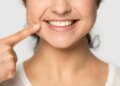 ≡ How to whiten your teeth naturally in 3 minutes at home? 》Her Beauty