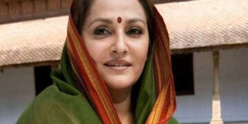 ≡ Income tax raid turned this actress's life upside down, she was left alone in her marriage with the father of 3 children, politics gave support - Jayaprada's life was surrounded by controversies ➤ Brain Berries
