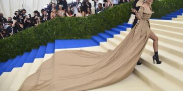 ≡ Outfits on the red carpet that surprised everyone! ➤ Brain Berries