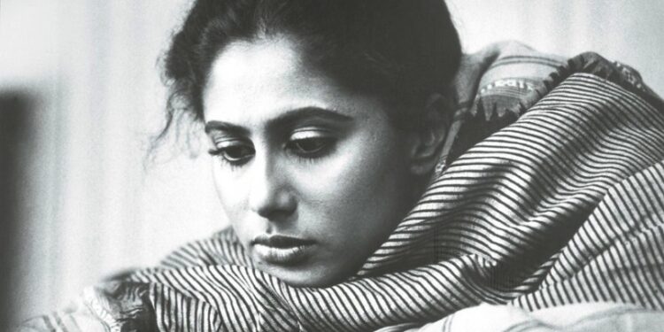 ≡ SmitaPatil: A glimpse of the immortal movie star's film legacy ➤ Brain Berries