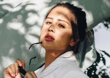 ≡ The inspiring story of Bishamber Das, the first British Asian plus-size model ➤ Brain Berries