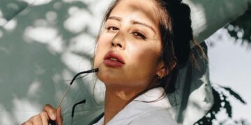 ≡ The inspiring story of Bishamber Das, the first British Asian plus-size model ➤ Brain Berries