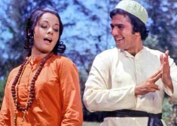 ≡ When ten thousand women used to gather outside Rajesh Khanna's bungalow, they were jealous of Mumtaz - The untold story of one superstar, one love and millions of crazy people ➤ Brain Berries