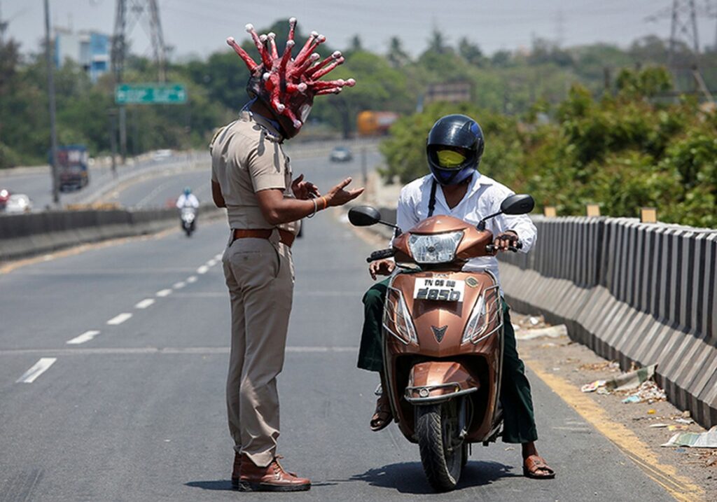 ≡ Indian policeman's original way to scare people living at home ➤ Brain Berries