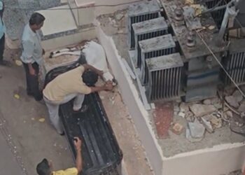 250 feet AC copper pipe stolen from the fourth floor of Pavata Roadways bus stand, police starts investigation.